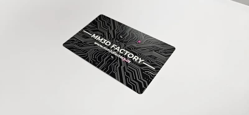 Fiber laser gravírování kovových předmětů